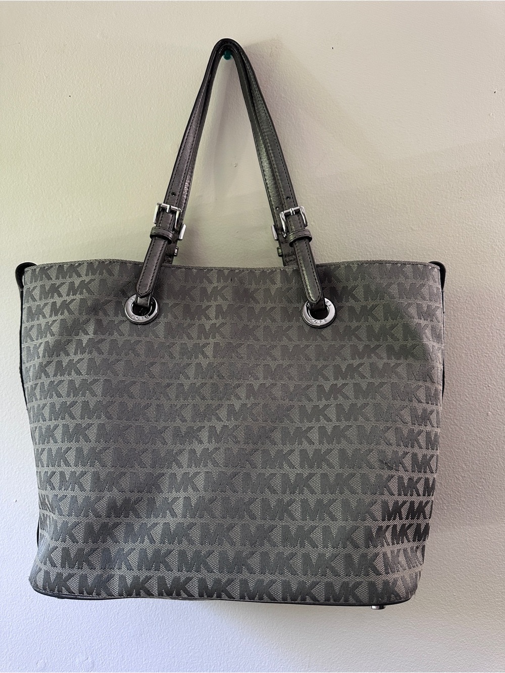 Michael Kors Jet Set Grey Monogram Jacquard‎ Tote Shoulder Bag Purse Medium MK
